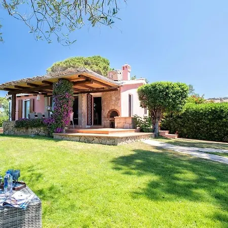 Con Piscina E Giardino * Cala Bitta