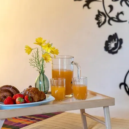 Con Piscina E Giardino Villa